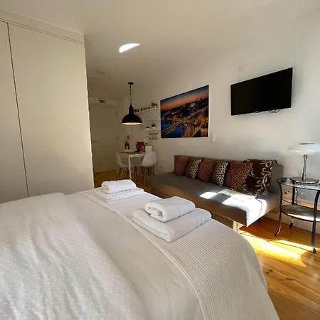 Historic Balcony Hideaway - Taipas House 60 Apartment *