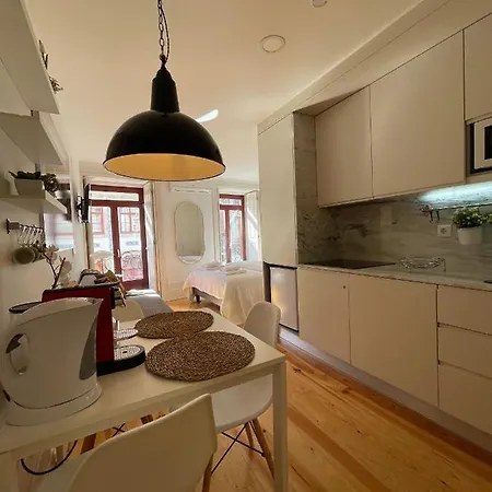 Historic Balcony Hideaway - Taipas House 60