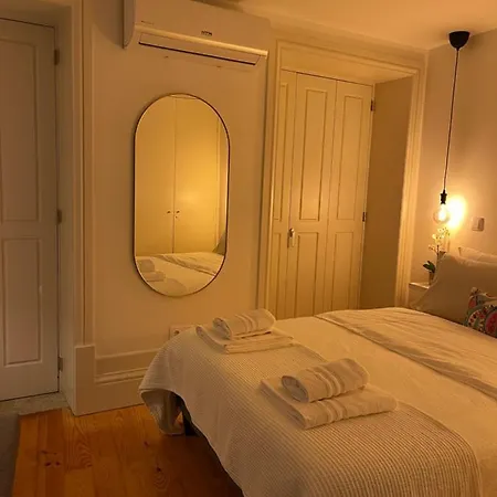 Historic Balcony Hideaway - Taipas House 60