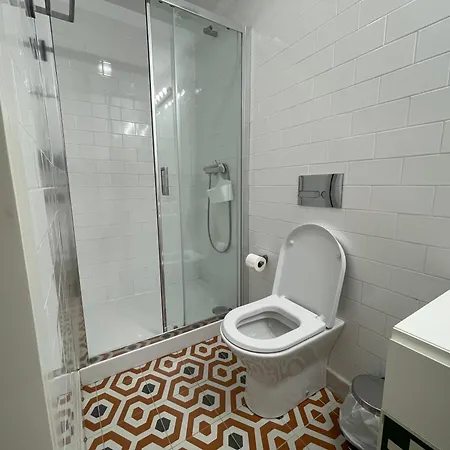Historic Balcony Hideaway - Taipas House 60 *